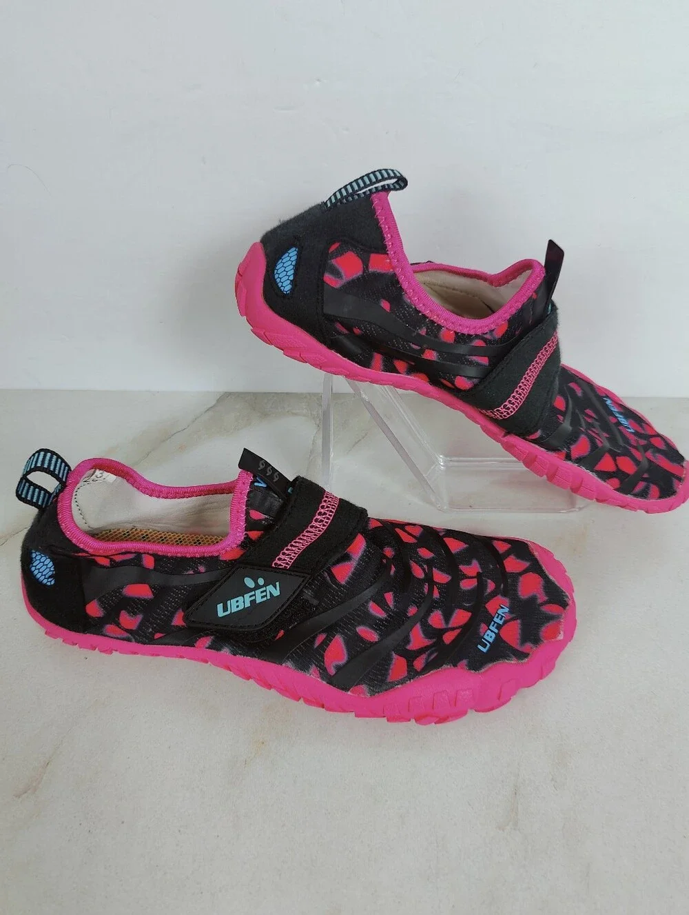 UBFEN Kids' Girls' Water Shoes Aqua Socks, Sz 6